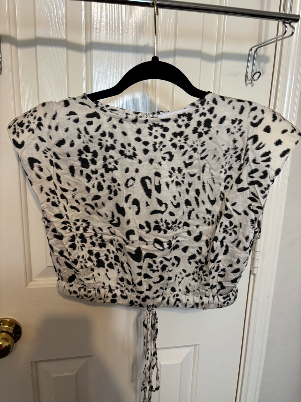 Olivaceous Black & Cream Leopard Print Cinch-Hem Crop Top